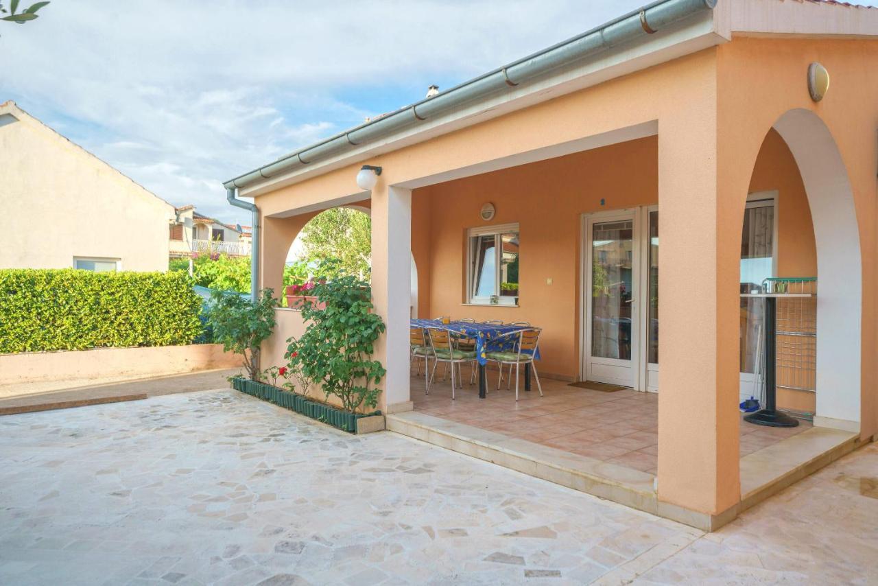 Apartmani Nedoklan Srima Exterior photo