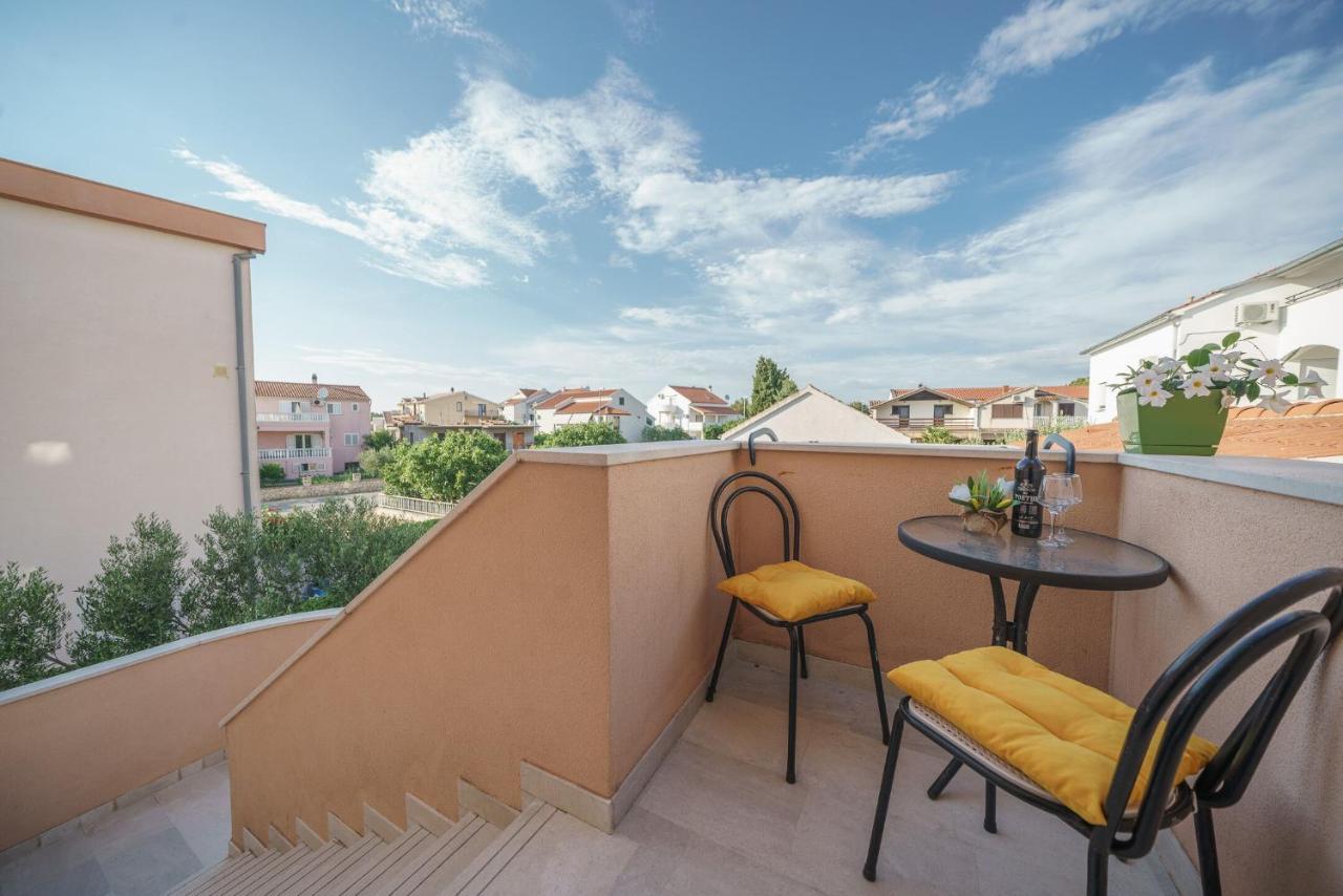 Apartmani Nedoklan Srima Exterior photo