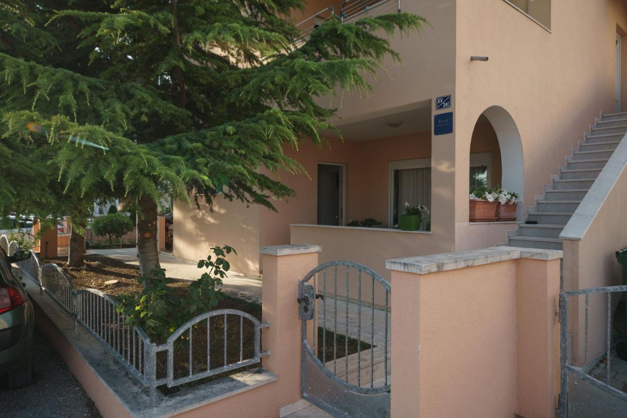Apartmani Nedoklan Srima Exterior photo