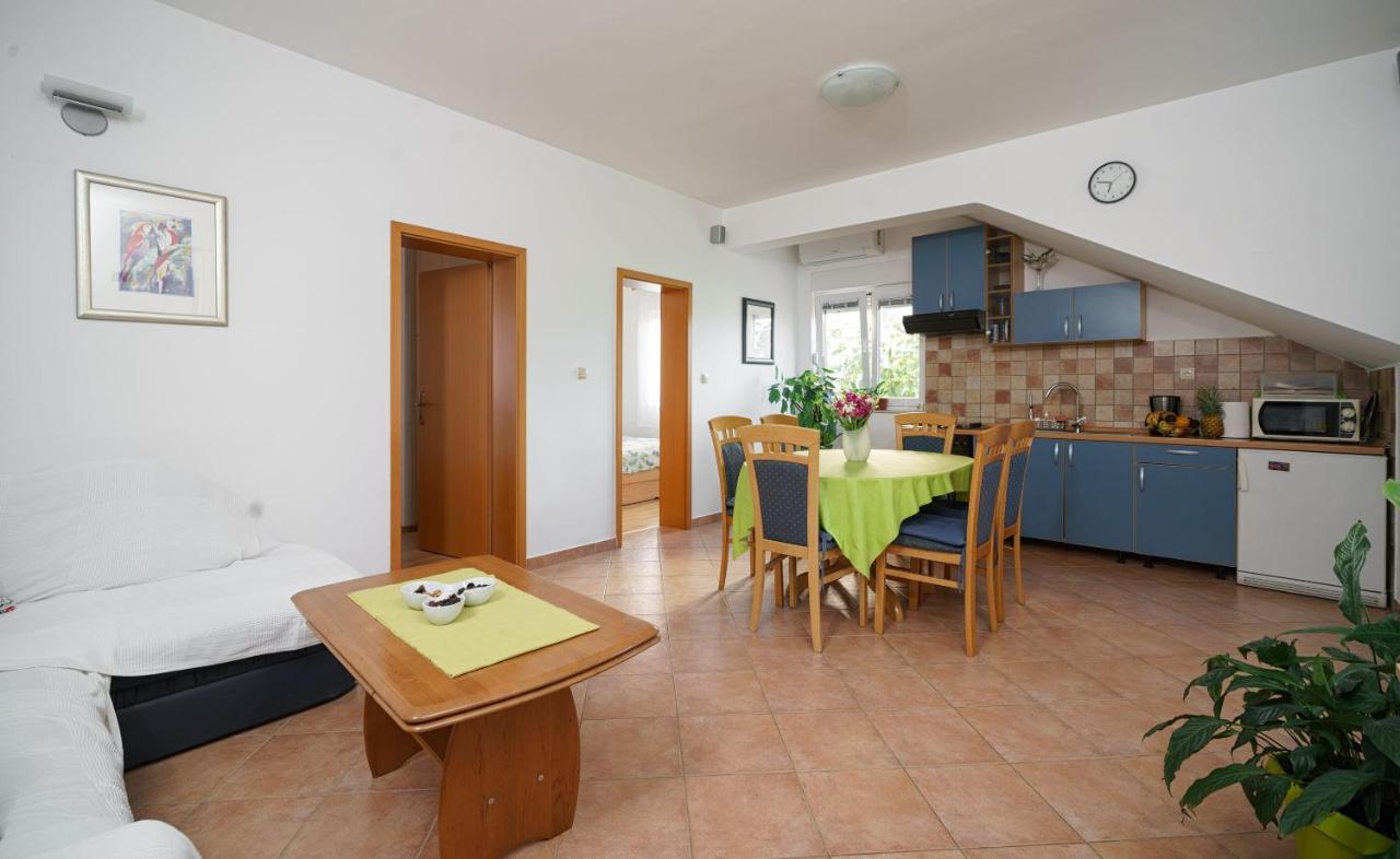 Apartmani Nedoklan Srima Exterior photo