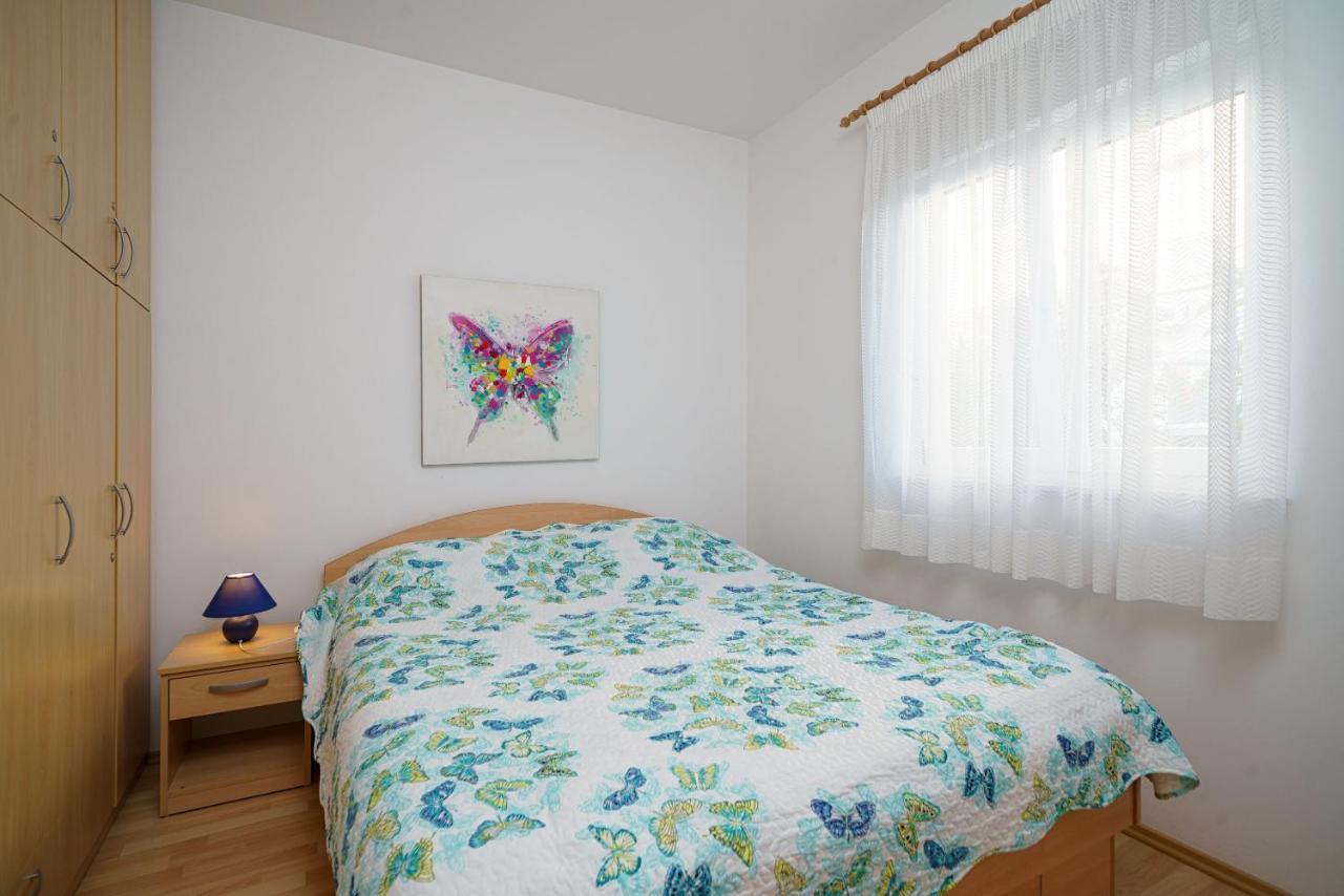 Apartmani Nedoklan Srima Exterior photo