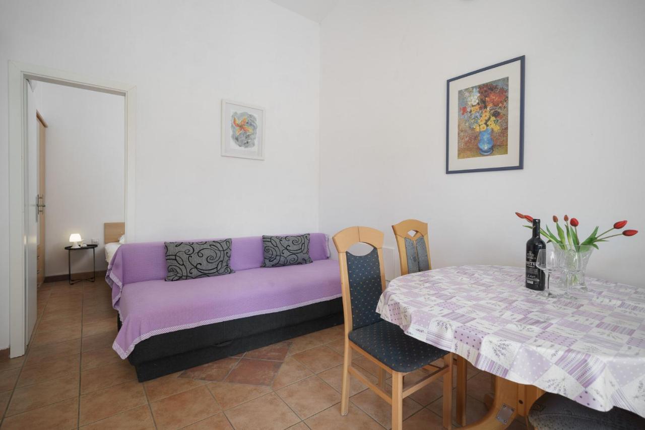 Apartmani Nedoklan Srima Exterior photo